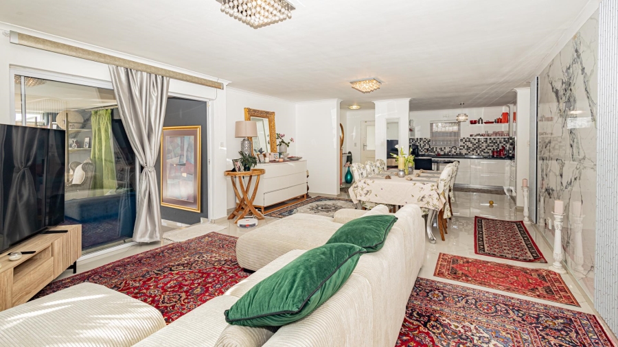 3 Bedroom Property for Sale in Sunningdale Western Cape